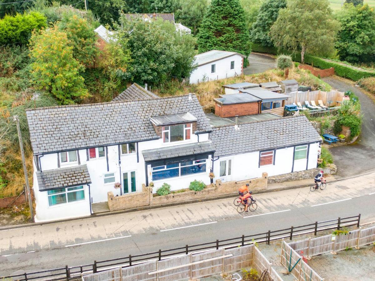 Welsh Row House Apartamento Llandegla Exterior foto