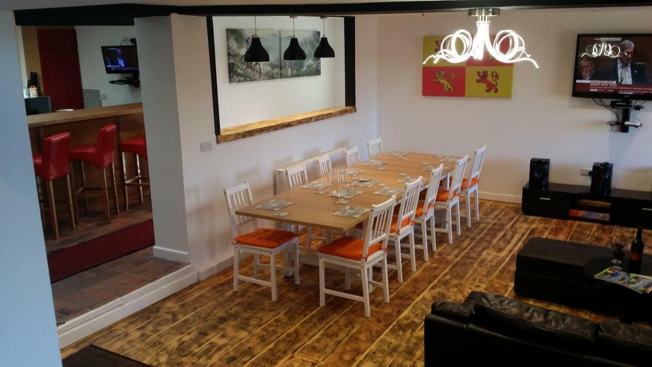 Welsh Row House Apartamento Llandegla Exterior foto
