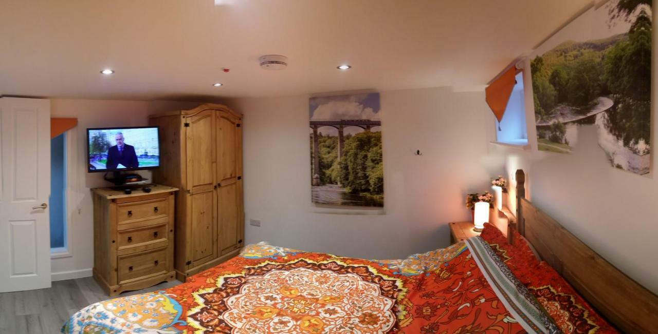 Welsh Row House Apartamento Llandegla Exterior foto