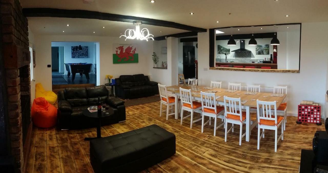 Welsh Row House Apartamento Llandegla Exterior foto