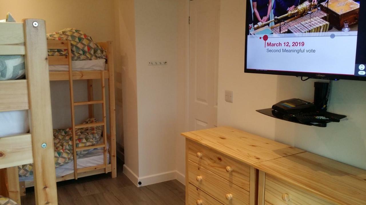 Welsh Row House Apartamento Llandegla Exterior foto