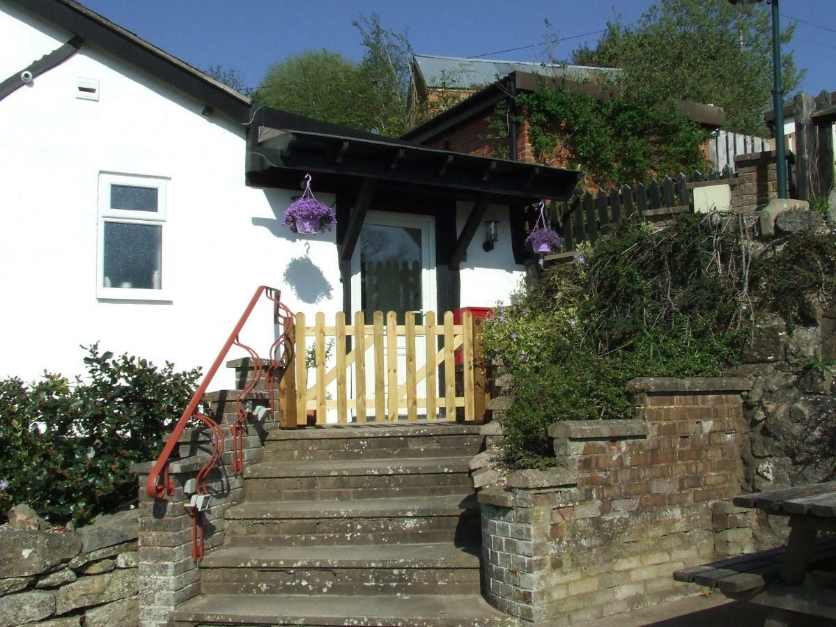 Welsh Row House Apartamento Llandegla Exterior foto
