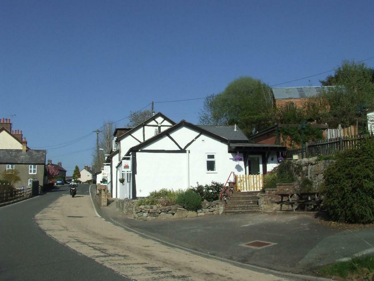 Welsh Row House Apartamento Llandegla Exterior foto