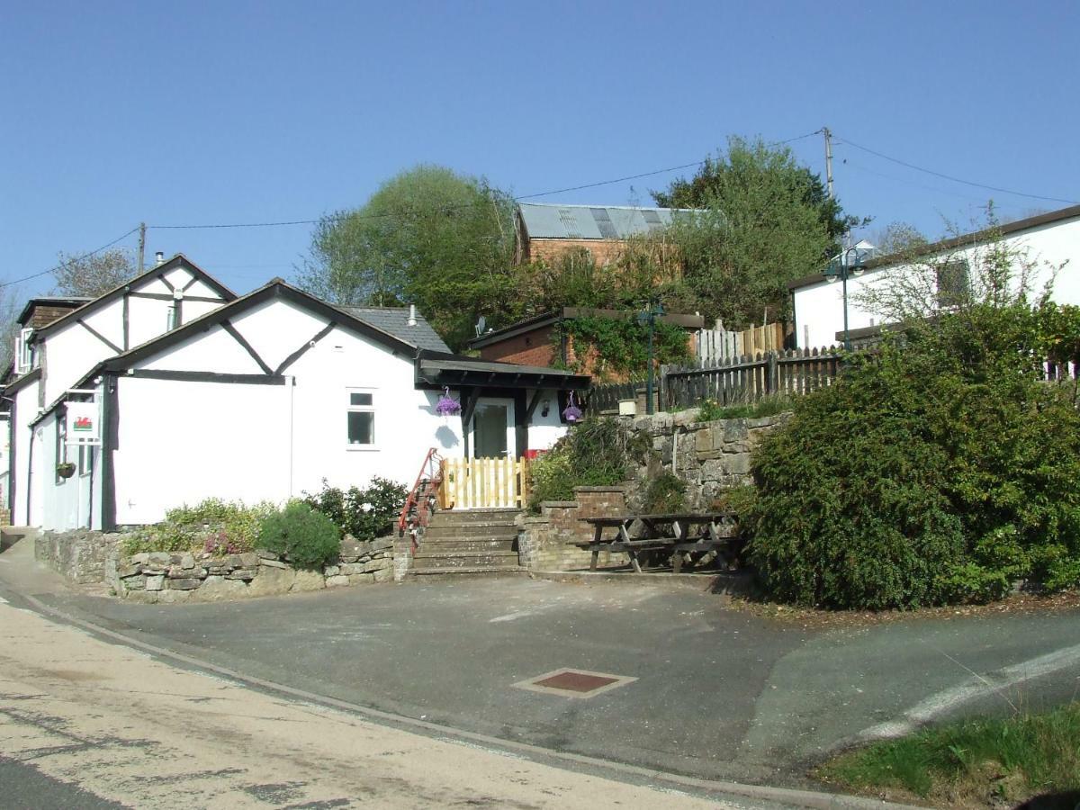 Welsh Row House Apartamento Llandegla Exterior foto