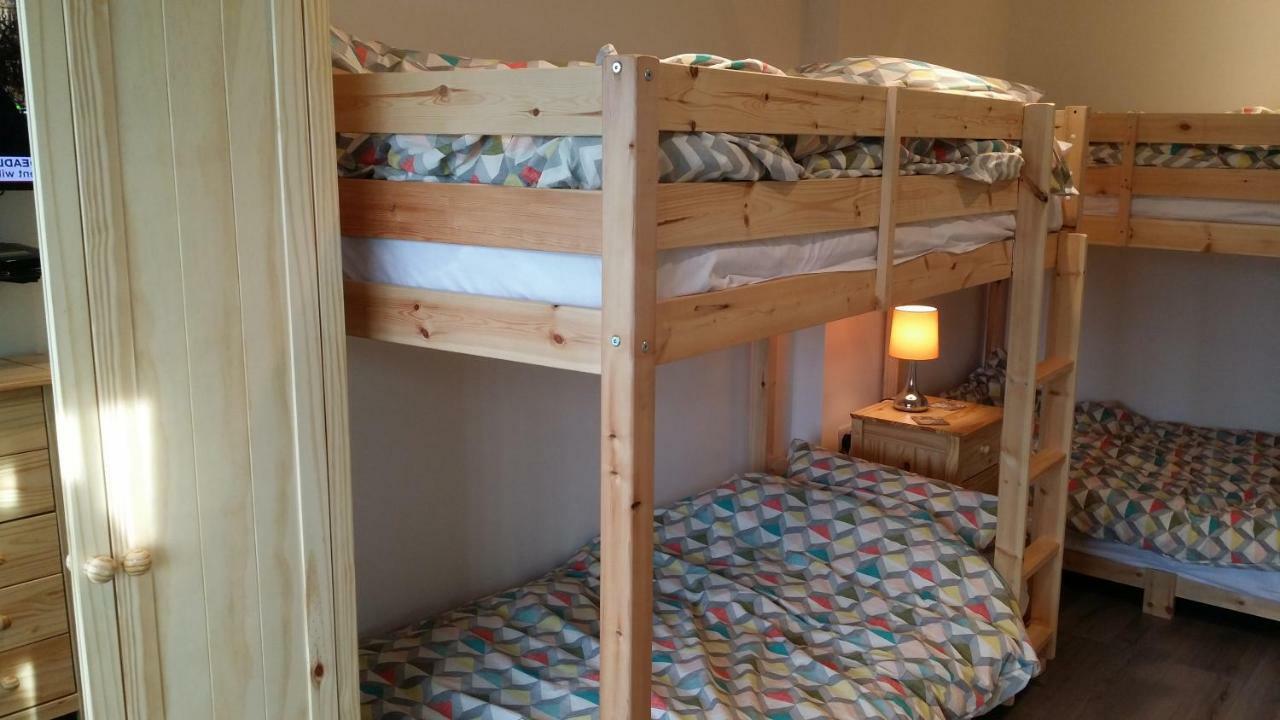 Welsh Row House Apartamento Llandegla Exterior foto