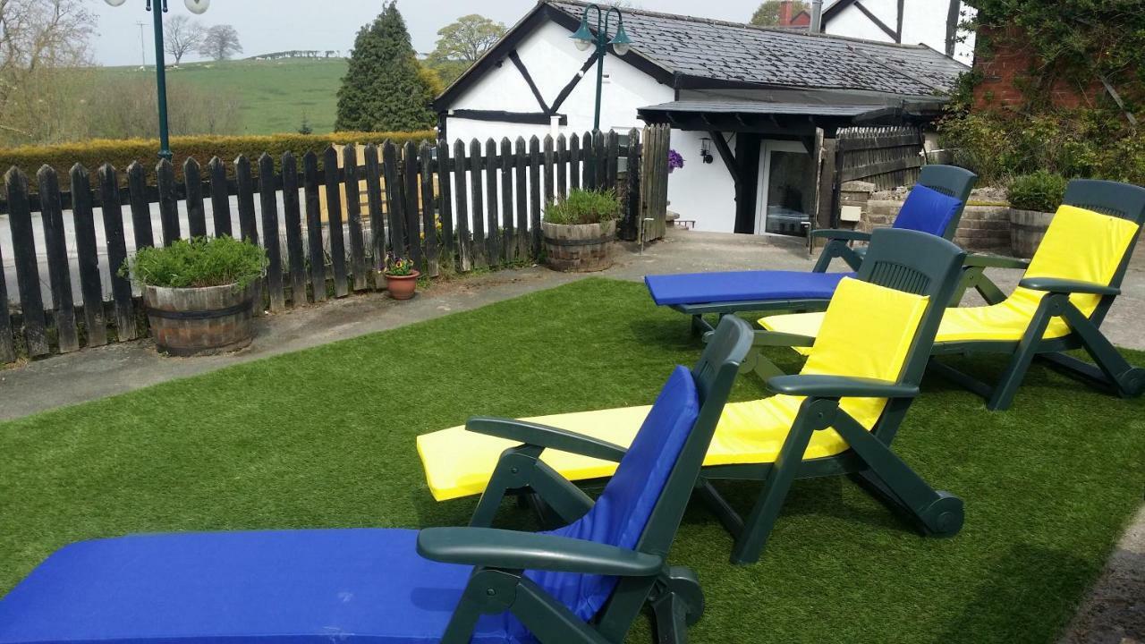 Welsh Row House Apartamento Llandegla Exterior foto