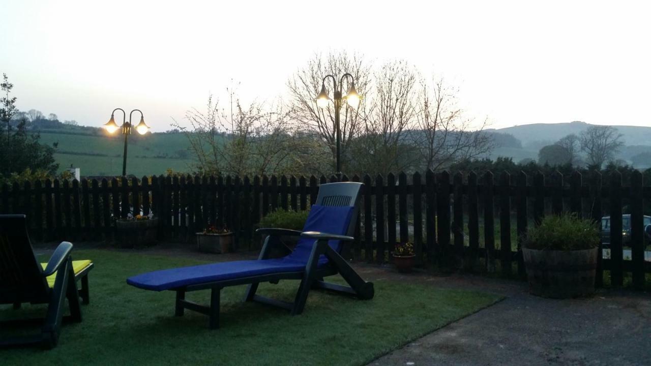 Welsh Row House Apartamento Llandegla Exterior foto